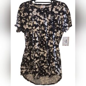 Black and White Tunic Top